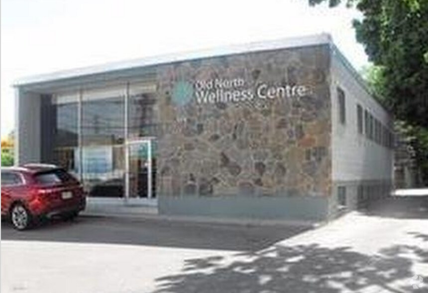 Primary Photo Of 775 Waterloo St, London Office For Sale