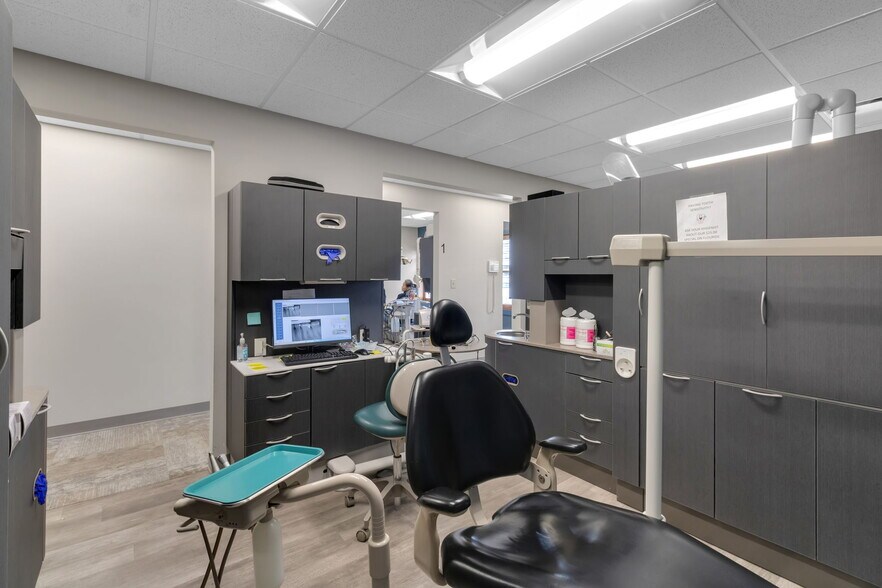 More Photos Of 4233-4227 Maple Rd, Buffalo Medical For Sale