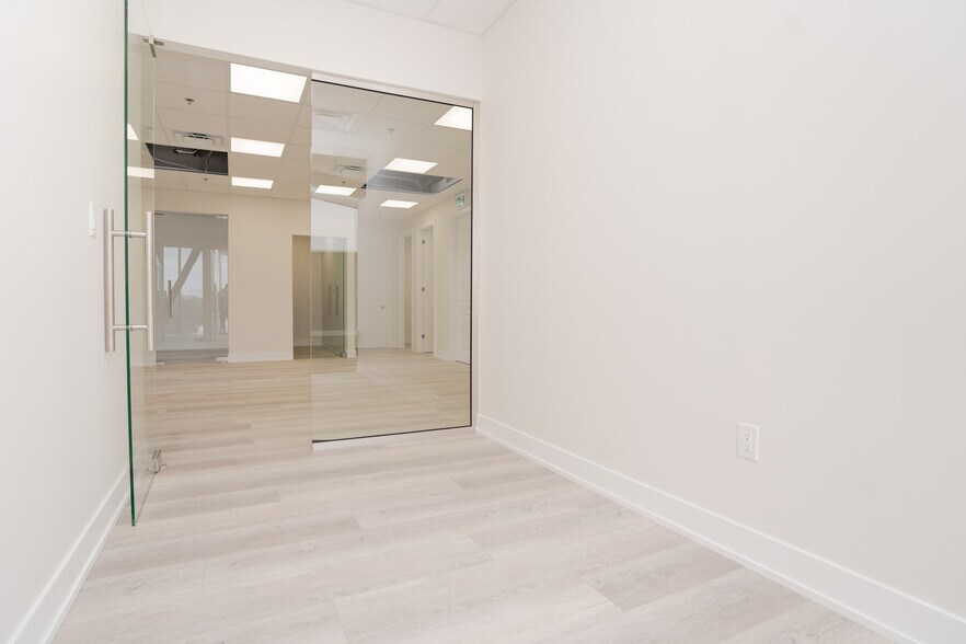 More Photos Of 135 Addison Hall Cir, Aurora Warehouse For Lease