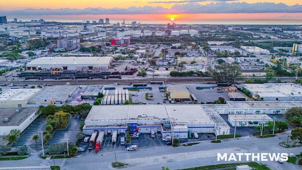 Primary Photo Of 3220 SW 2nd Ave, Fort Lauderdale Refrigeration Cold Storage For Sale