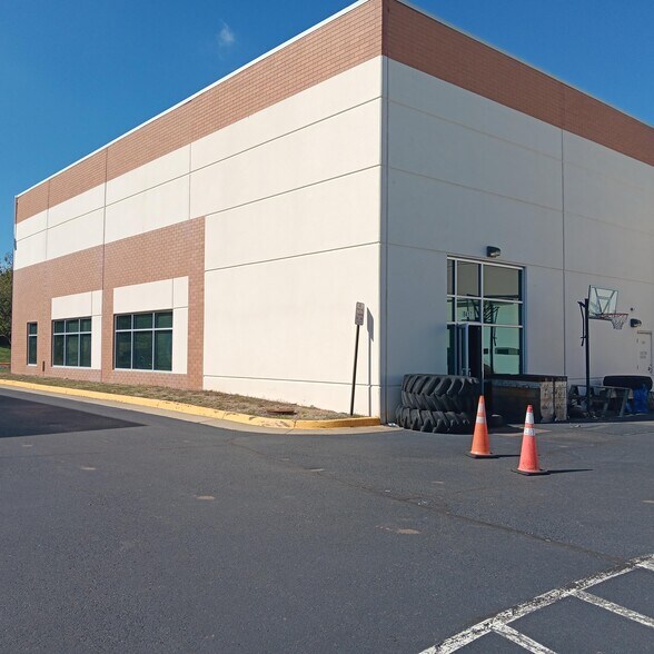 More Photos Of 9371 Innovation Dr, Manassas Research And Development For Lease