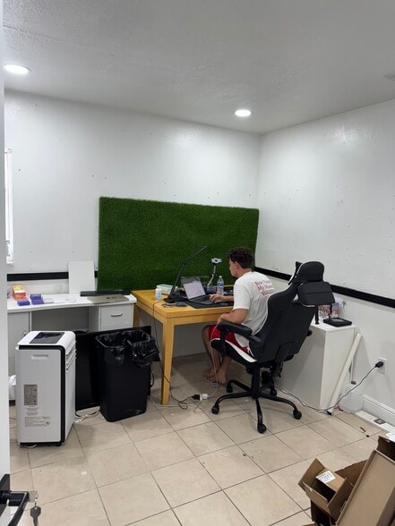 More Photos Of 9834-9850 Sandalfoot Blvd, Boca Raton General Retail For Sale