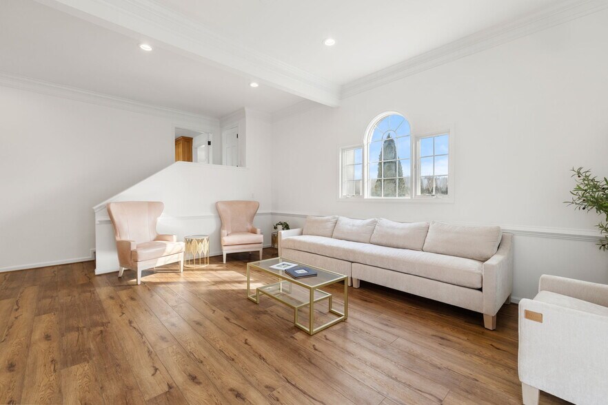 More Photos Of 54 Northfield Rd, Cumberland Specialty For Sale