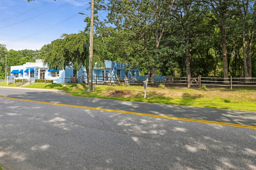 More Photos Of 102 N Rogers St, Aberdeen Restaurant For Lease