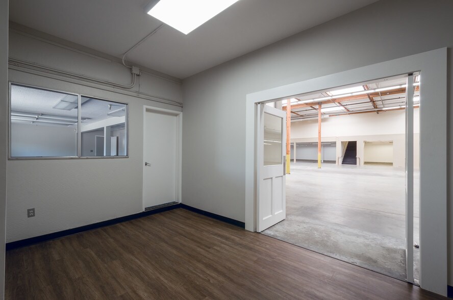 More Photos Of 901 Shasta St, Redwood City Warehouse For Lease