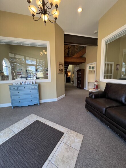 More Photos Of 7253 Goodman Rd, Olive Branch Office For Lease