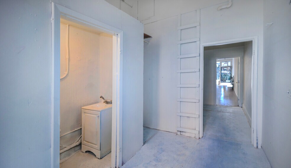 More Photos Of 2884-2898 Mission St, San Francisco Storefront Retail Office For Lease