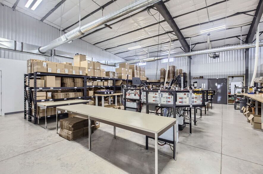 More Photos Of 955 Merchant Ct, Windsor Flex For Sale