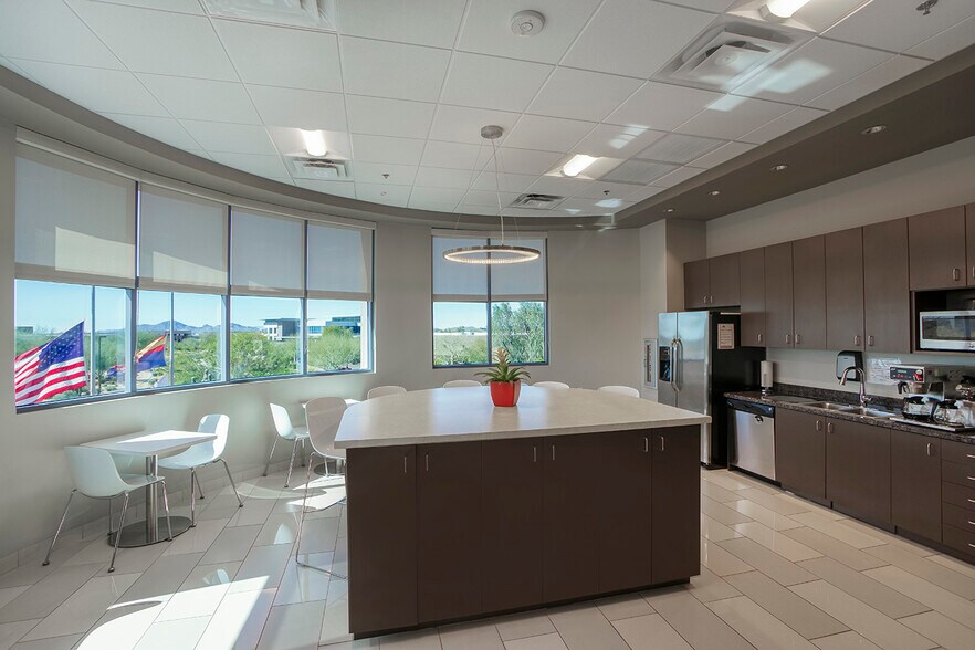 More Photos Of 8600 E Anderson Dr, Scottsdale Office For Lease