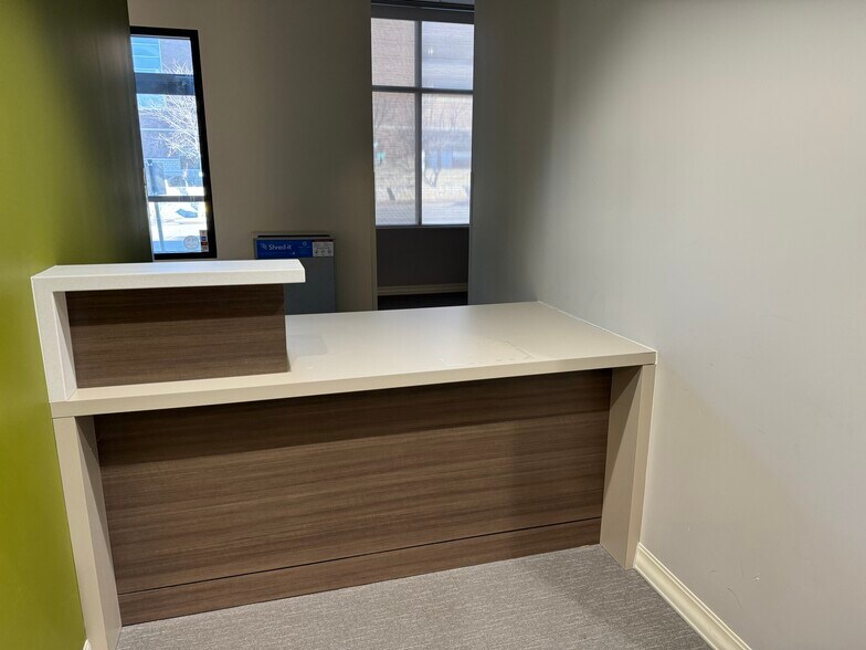 More Photos Of 100 Prairie Center Dr, Eden Prairie Unknown For Lease