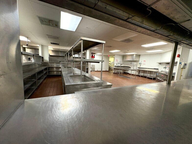 More Photos Of 15500 SW 29th St, Miramar Restaurant For Lease