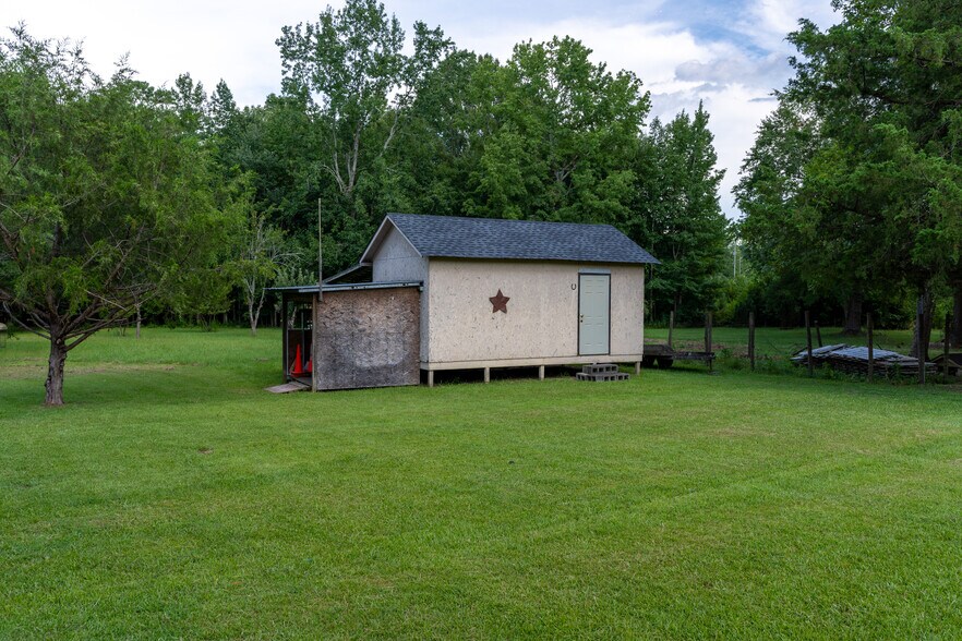 More Photos Of 1537 Jackson St, Locust Grove Office Residential For Sale