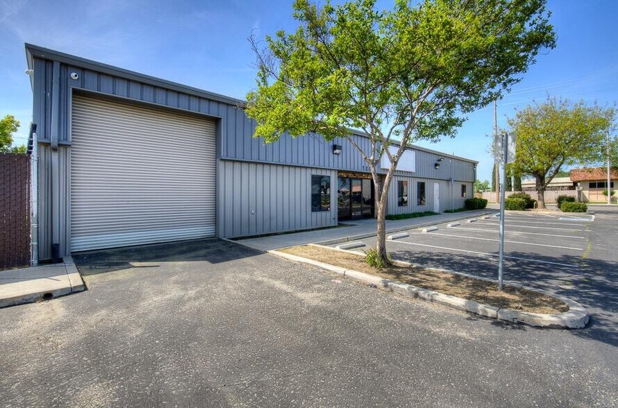 More Photos Of 1206 S O St, Tulare Office For Sale