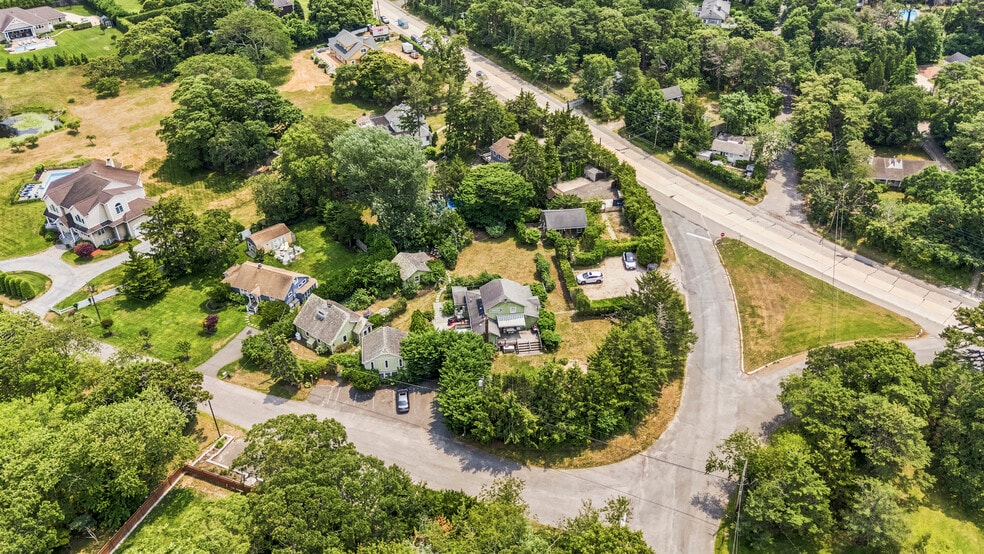 More Photos Of 127 Inlet Rd W, Hampton Bays Hospitality For Sale