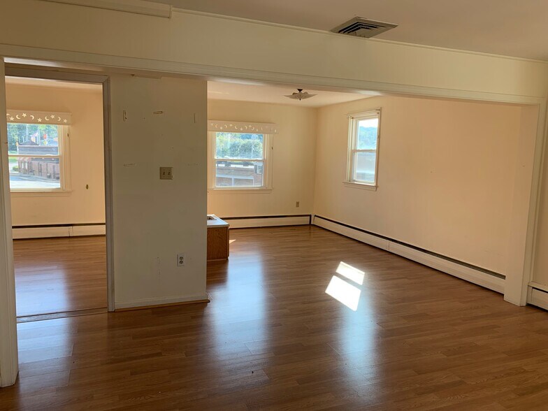 More Photos Of 75 Lancaster Ave, Malvern Bank For Lease