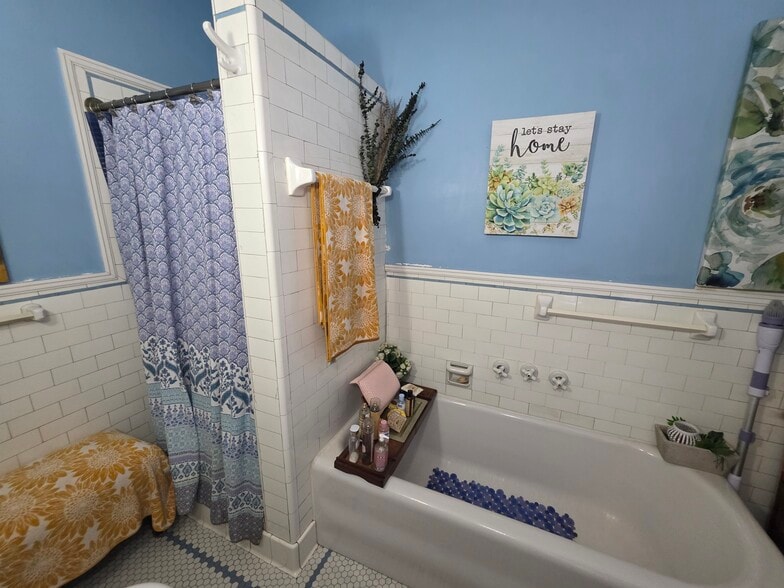 More Photos Of 1451 E Market St, Warren Medical For Sale