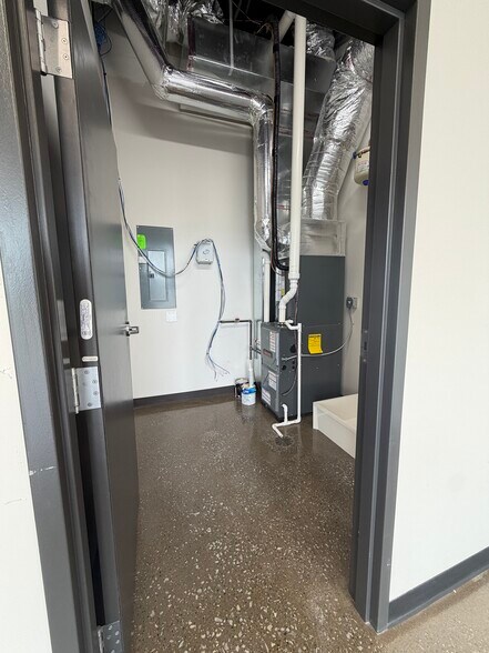 More Photos Of 10201 Calumet Ave, Dyer Apartments For Lease