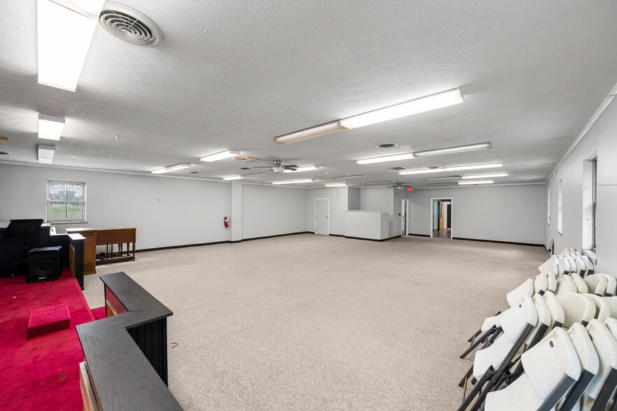 More Photos Of 1050 Kemper Meadow Dr, Cincinnati Religious Facility For Sale