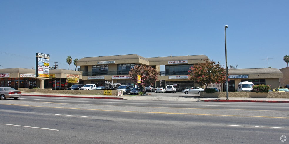 More Photos Of 7344 Van Nuys Blvd, Van Nuys Storefront Retail Office For Lease