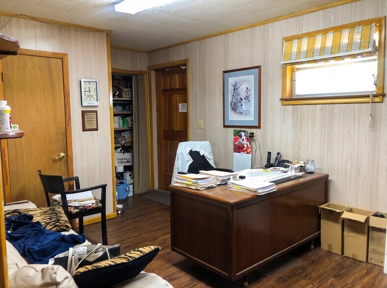 More Photos Of 302 W Main St, Bowling Green Healthcare For Sale