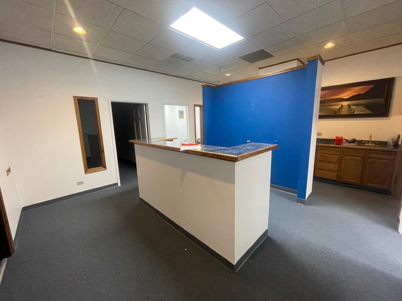 More Photos Of 105-115 S Grove Ave, Elgin Medical For Lease