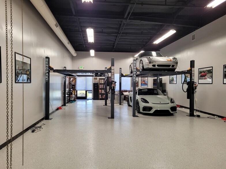 Primary Photo Of 521 Charcot Ave, San Jose Showroom For Lease