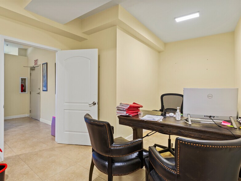 More Photos Of 7335-7341 Foothill Blvd, Tujunga Light Manufacturing For Sale