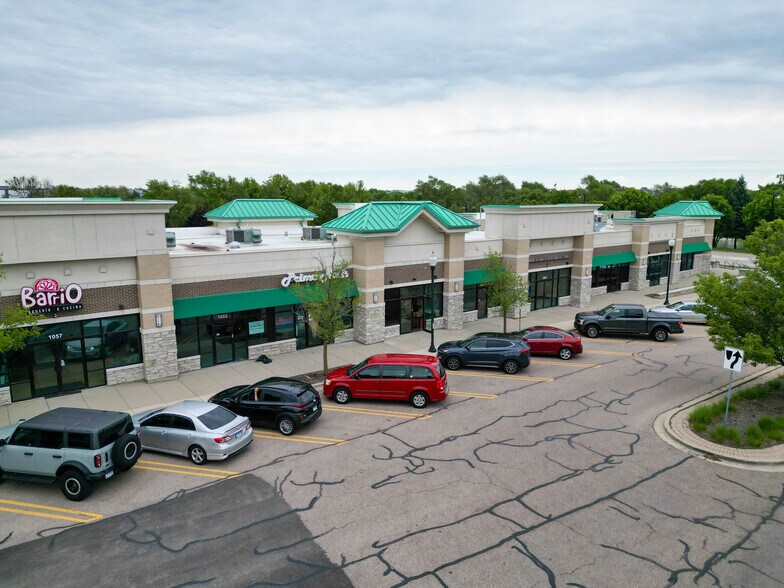 More Photos Of 1021-1057 Fountain View Dr, Carol Stream General Retail For Lease
