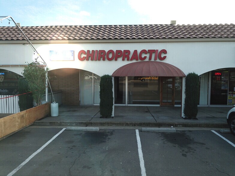 More Photos Of 3330-3390 Fruitridge Rd, Sacramento Restaurant For Sale