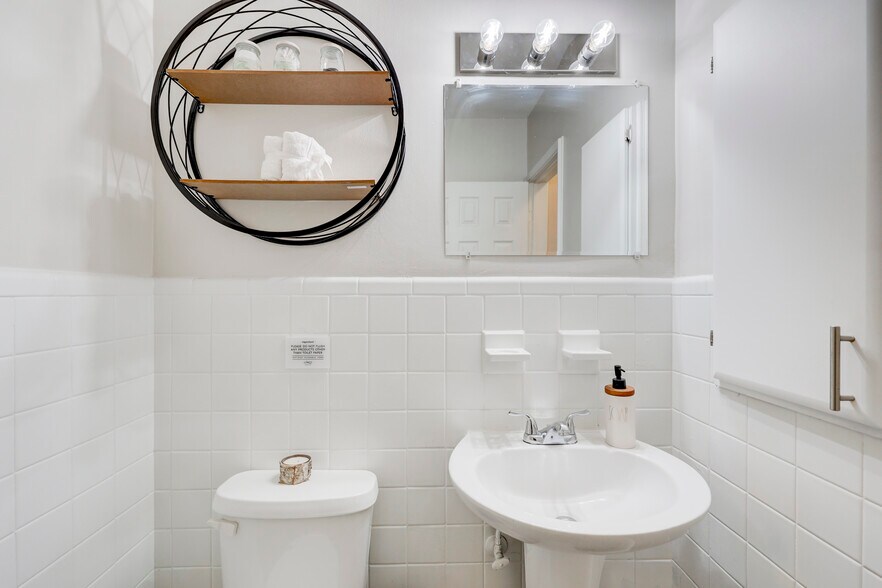 More Photos Of 741 Hibiscus Ave, Pompano Beach Apartments For Sale