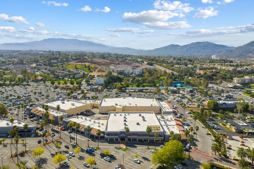 More Photos Of 27520 Ynez Rd, Temecula General Retail For Sale