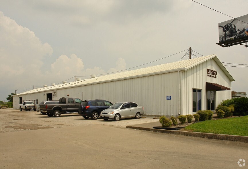 More Photos Of 1818 N Padre Island Dr, Corpus Christi Warehouse For Lease