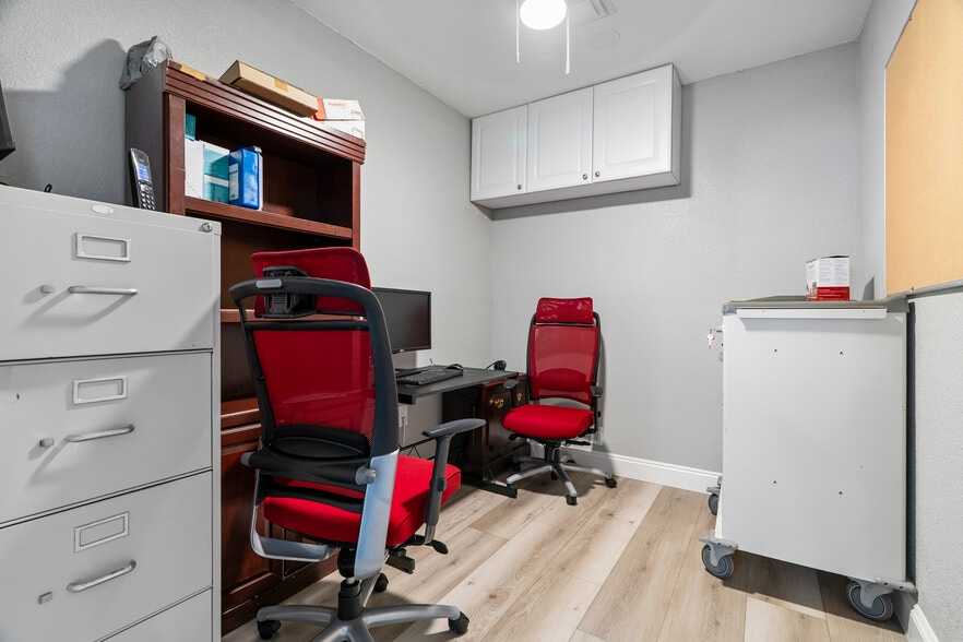 More Photos Of 431 W J St, Oakdale Assisted Living For Sale