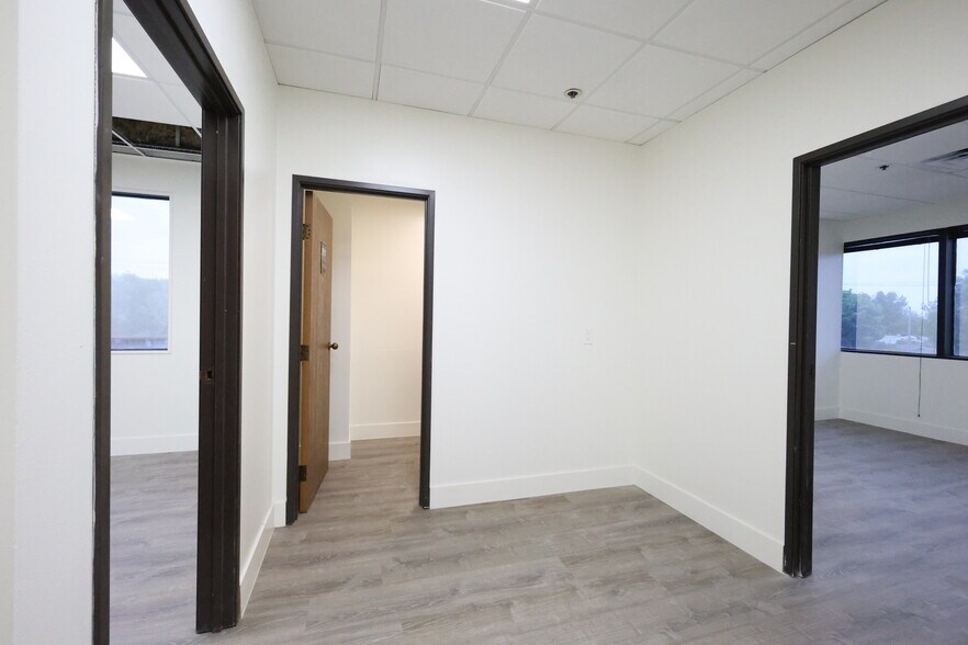 More Photos Of 1801 W Romneya Dr, Anaheim Office Residential For Lease