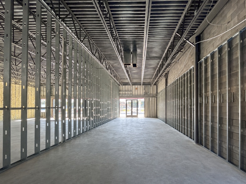 More Photos Of 5688 Raymond Stotzer Pkwy, College Station Freestanding For Lease