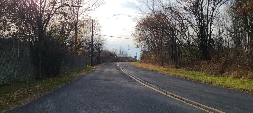 More Photos Of 229 Lowland Rd, Hamburg Land For Sale