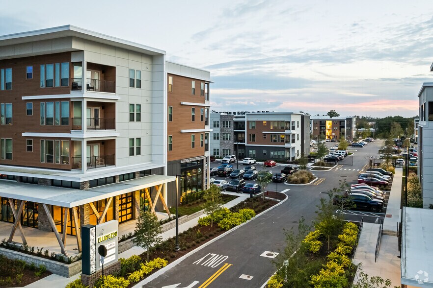 More Photos Of 234 E Mitchell Hammock Rd, Oviedo Apartments For Lease