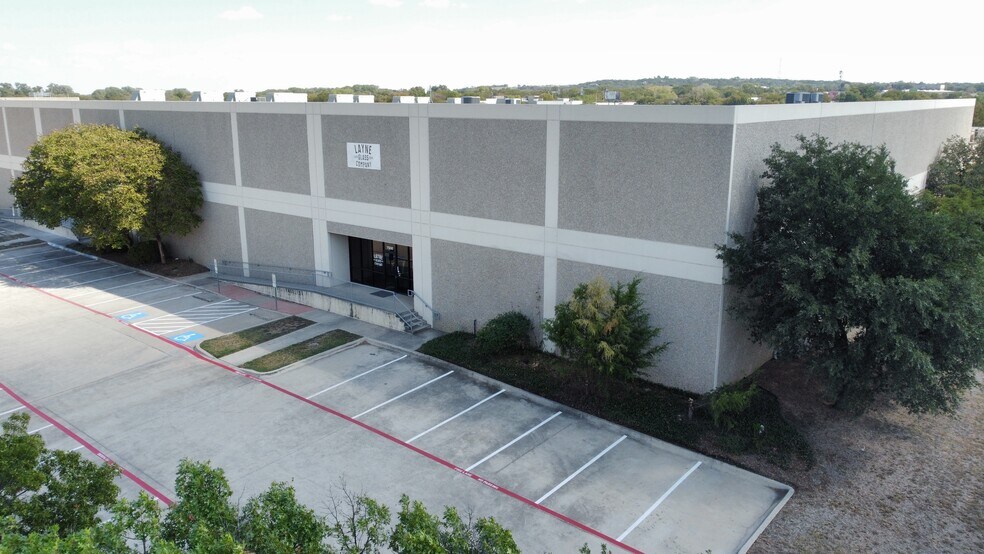More Photos Of 7500-7524 S Jack Newell Blvd, Fort Worth Warehouse For Lease