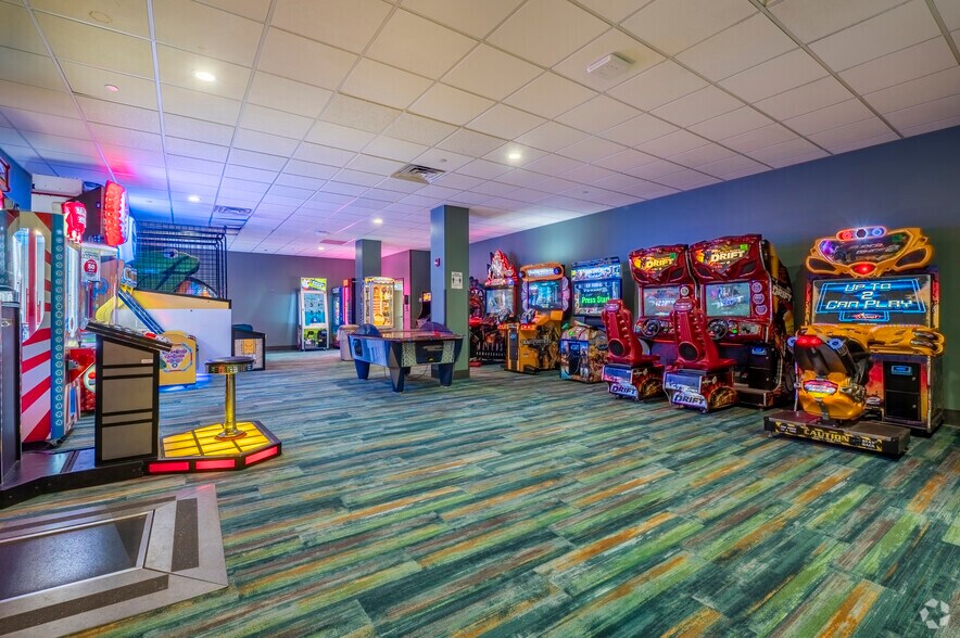 More Photos Of 350 Bell St, Dubuque Hotel For Sale