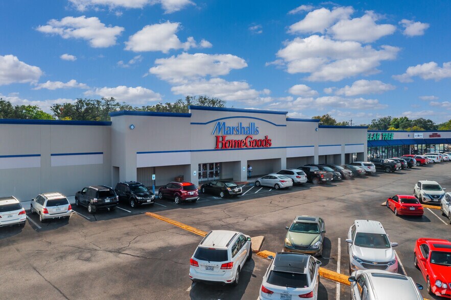 Primary Photo Of 8505-8537 Blanco Rd, San Antonio Unknown For Lease