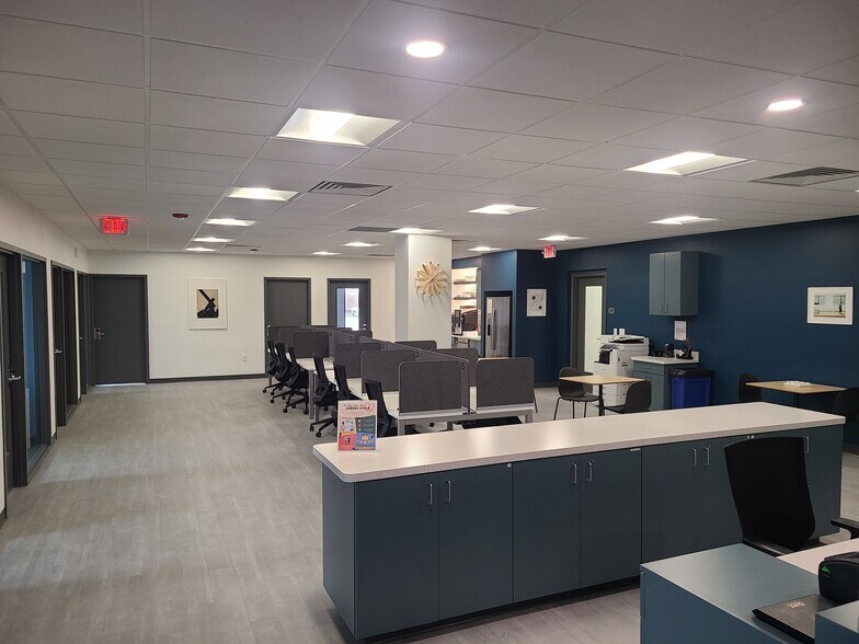 More Photos Of 3901 W 86th St, Indianapolis Office For Lease