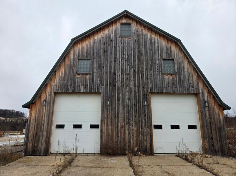 More Photos Of 217 Alfery Ln, Mount Pleasant Warehouse For Lease