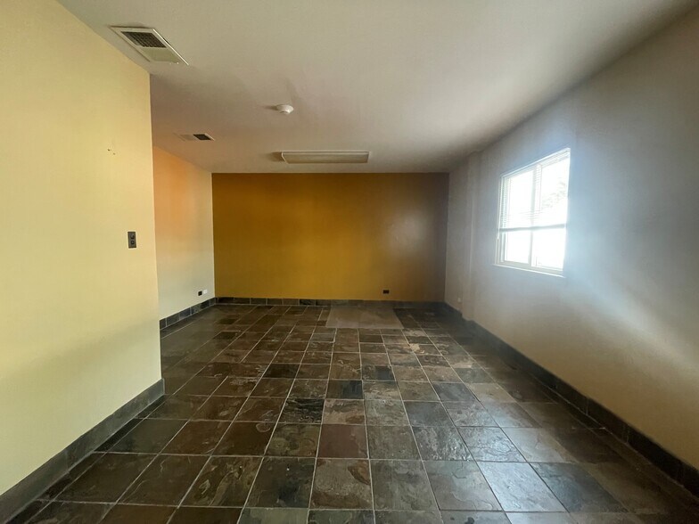 More Photos Of 580 Roger Williams Ave, Highland Park Medical For Sale