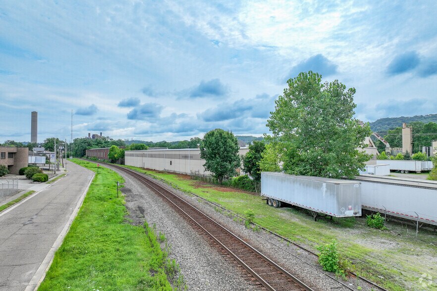 More Photos Of 997 Sherosky Way, Springdale Manufacturing For Sale