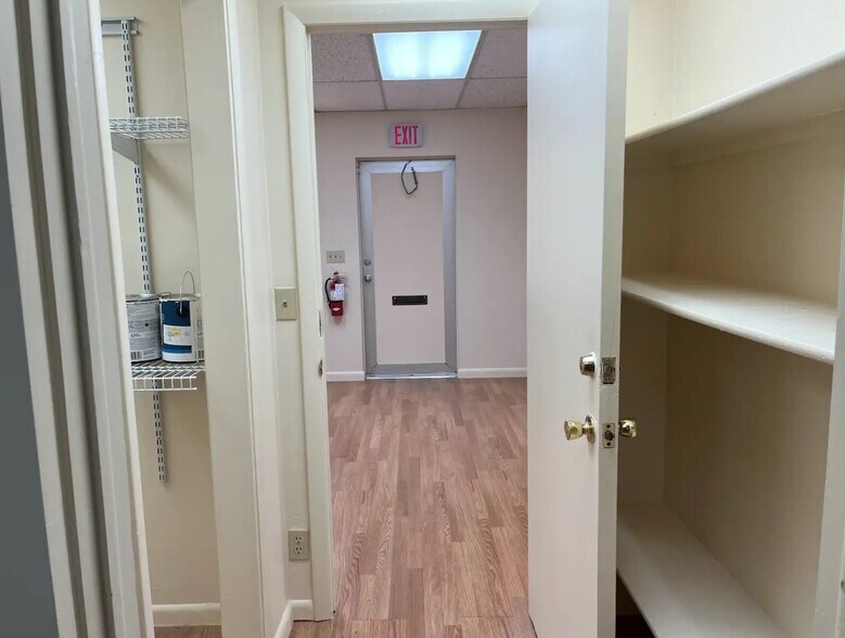 More Photos Of 6000 Georgia Ave, West Palm Beach Light Manufacturing For Lease