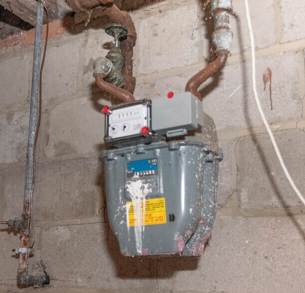 More Photos Of 3600 S Hanover St, Baltimore Storefront For Sale