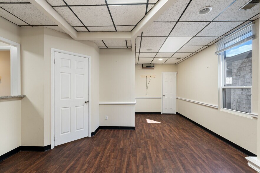 More Photos Of 2627 Hylan Blvd, Staten Island Medical For Lease