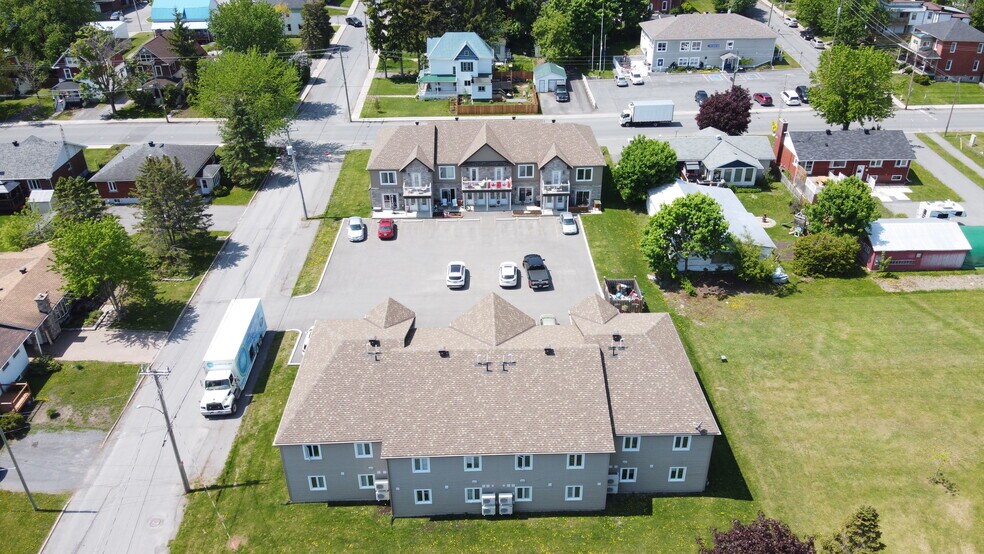 More Photos Of 73 Kenyon St E, Alexandria Apartments For Sale