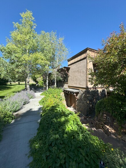 More Photos Of 2 Hot Springs Loop Rd, Ennis Medical For Sale