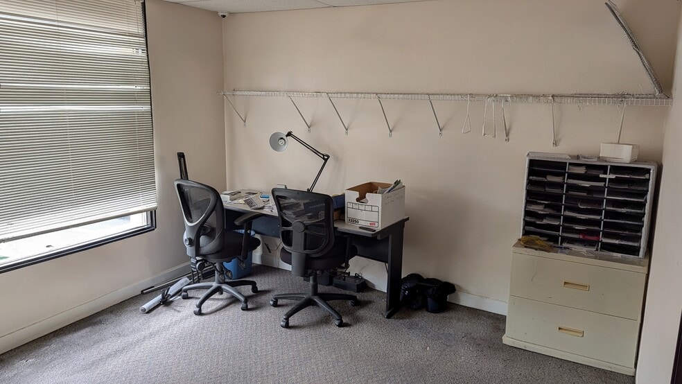 More Photos Of 3250 Old Farm Ln, Commerce Township Warehouse For Lease